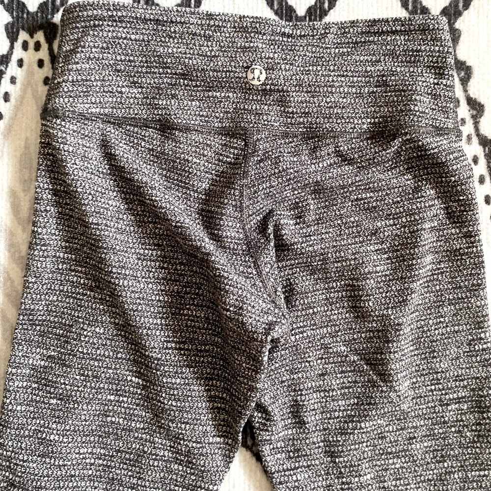 Lululemon leggings, coco pique, size 4